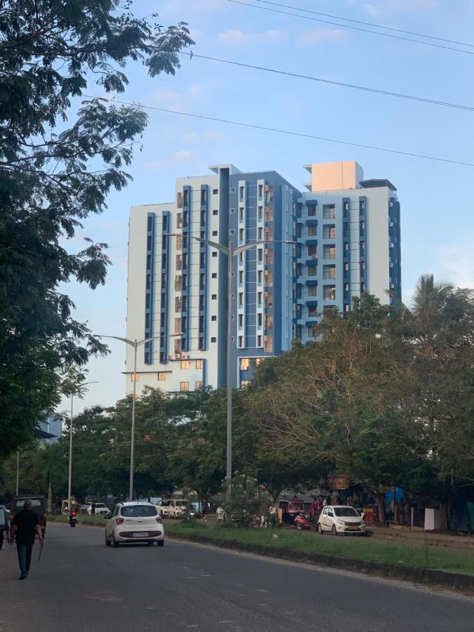 Blueberry Apartments Kochi Buitenkant foto